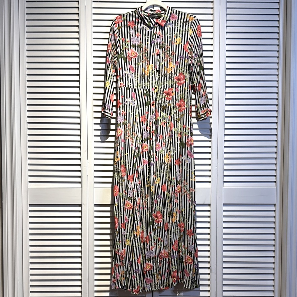 🌺🐝🖤Gorgeous and super soft Zara Floral Striped Maxi Dress 🌺 💯 viscose!